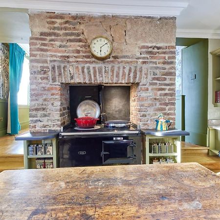 River View: Characterful Townhouse, Stunning Views Berwick Upon Tweed Exterior photo