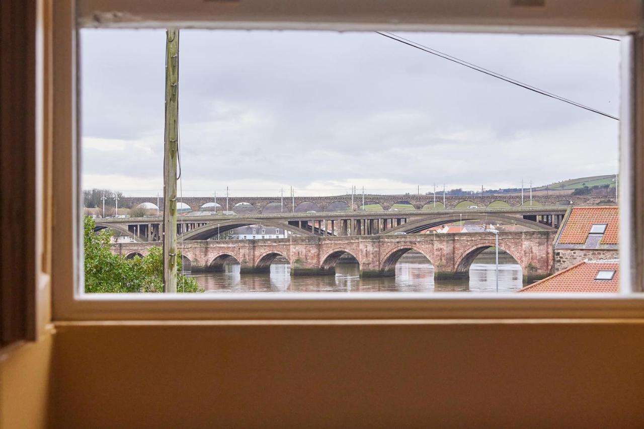 River View: Characterful Townhouse, Stunning Views Berwick Upon Tweed Exterior photo